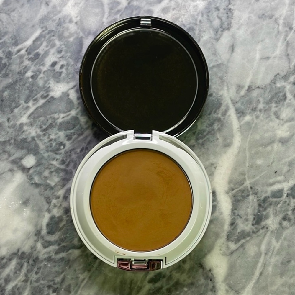 Clinique Beyond Perfecting Powder‎ Foundation Sand